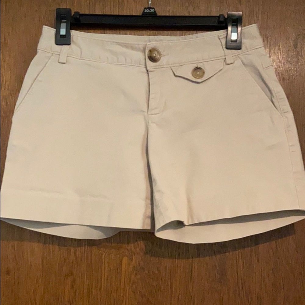 Women’s low rise shorts